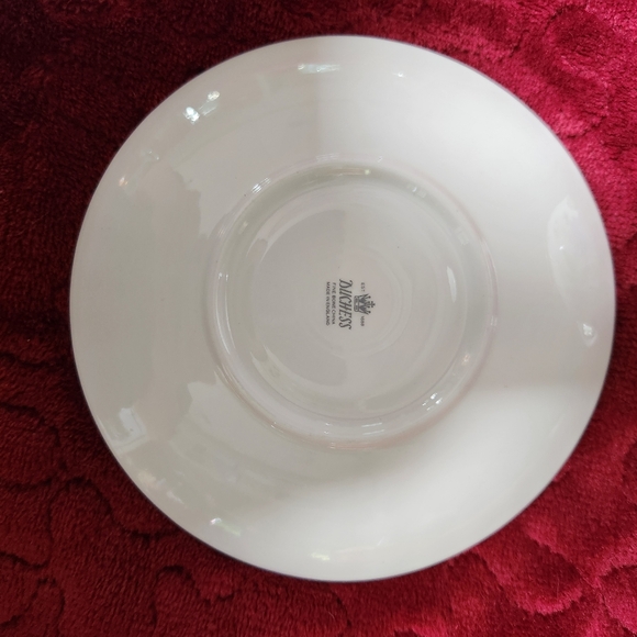 DUCHESS Fine Vintage Bone China Gilded Teacup Matching Saucer Made in England - Picture 7 of 7